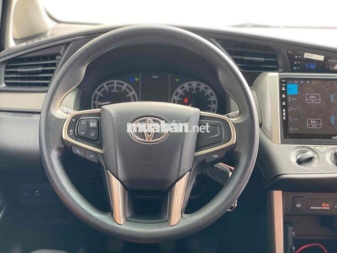 Toyota Innova 2.0E 2019 Số sàn Đồng ánh kim
