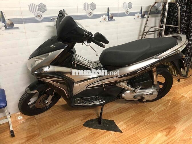 Honda Air Blade Fi màu Đen - Bạc