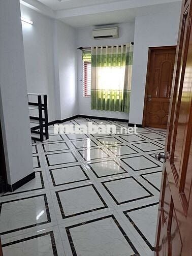 cho thuê nhà nguyên căn rộng rãi sạch sẽ 