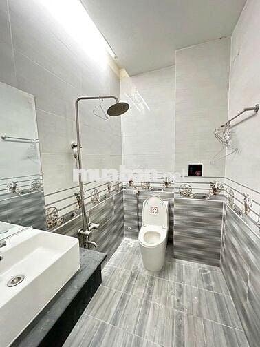 Cho thuê nhà khu đồng bộ Lê Đức Thọ P6, 4x16m, 4 tấm giá 16tr còn bớt
