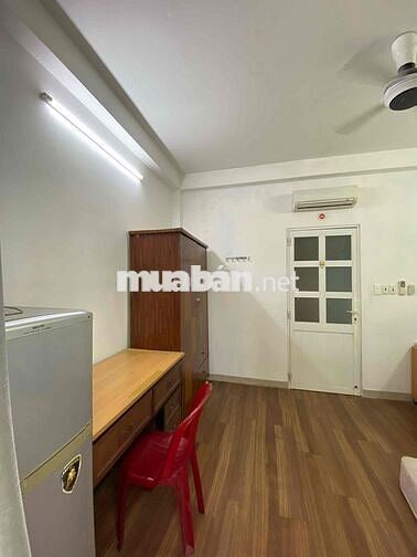 Cho thuê phòng ban công, máy lạnh, đủ tiện nghi ở Lê Văn Thọ