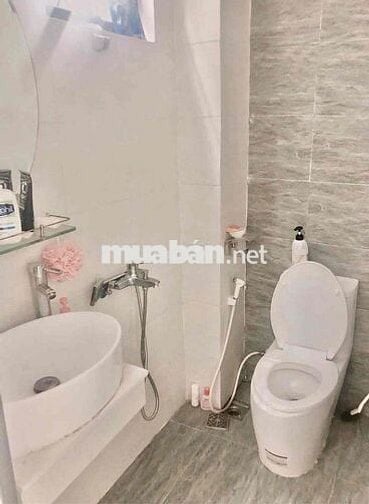 CHO THUÊ NHÀ 3 TẦNG HIỆN ĐẠI 3PN – KIỆT THÁI THỊ BÔI, CHÍNH GIÁN