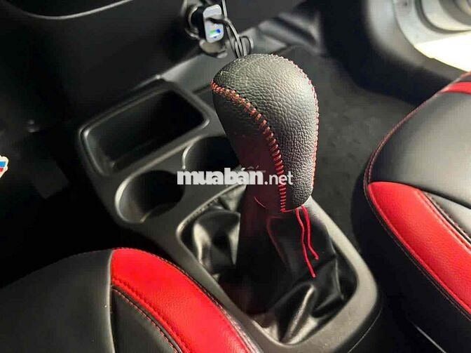 Mitsubishi Attrage MT 2024 Trắng Số sàn 38.000 km