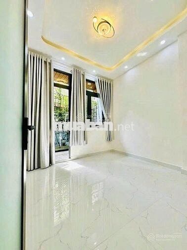 6 Tỷ 2 thương lượng, Liên khu 4-5, 3 Lầu, HXH 8m, SHR CC trong ngày