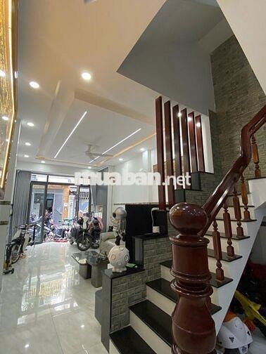 6 Tỷ 2 thương lượng, Liên khu 4-5, 3 Lầu, HXH 8m, SHR CC trong ngày