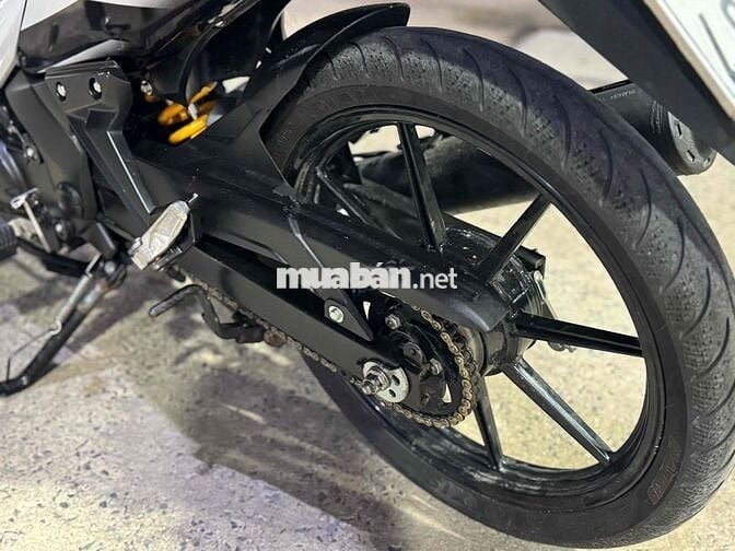 Em cần bán Exciter 1S9A Trắng đen Zin êm nhẹ