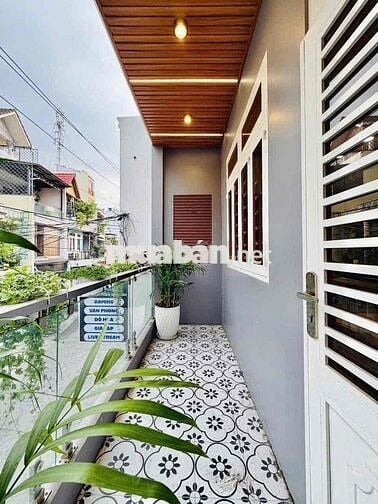 NHÀ MẶT TIỀN ĐƯỜNG SỐ 4 2 TẦNG LẦU 4PN 5WC ĐẦY ĐỦ NT