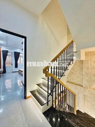 NHÀ MẶT TIỀN ĐƯỜNG SỐ 4 2 TẦNG LẦU 4PN 5WC ĐẦY ĐỦ NT