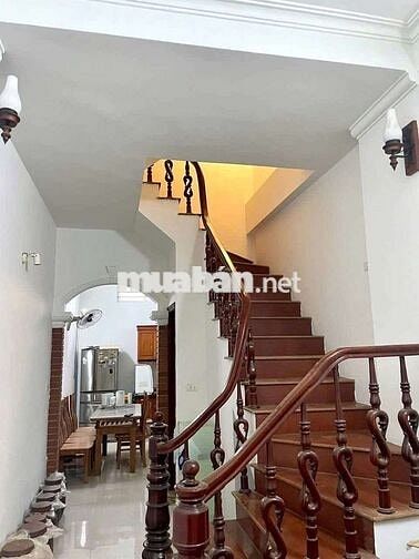 HIẾM! NHÀ NGUYÊN CĂN NGỌC THỤY 4 TẦNG - Ô TÔ ĐỖ CỬA- CHỈ 10 TRIỆU/TH