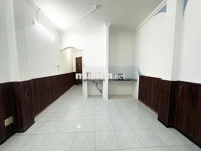 1 PN TÁCH BẾP RỘNG 50M2 GẦN ĐH CÔNG THƯƠNG VÀ ĐẠI HỌC VĂN HIẾN