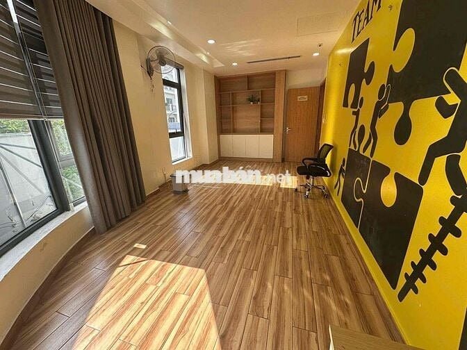 Cho thuê văn phòng căn góc, 2 mặt tiền khu đô thị Vạn Phúc-Thủ Đức