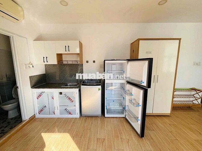 PHÒNG CHO THUÊ RỘNG 30M2_CÓ BAN CÔNG_NGAY CẦU LÊ VĂN SỸ QUẬN 3