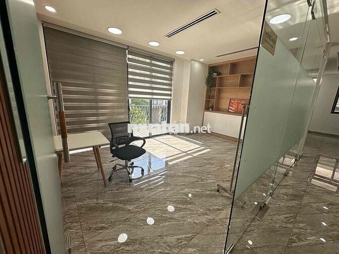 Cho thuê văn phòng căn góc, 2 mặt tiền khu đô thị Vạn Phúc-Thủ Đức