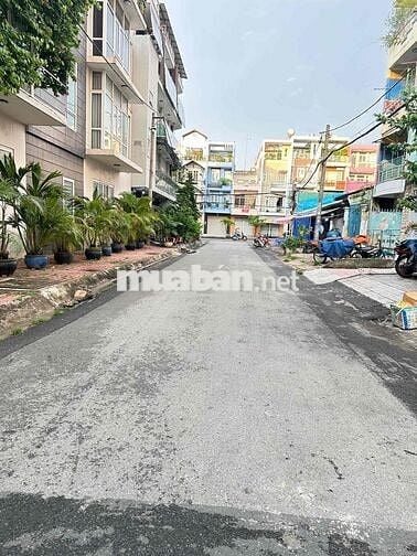 ĐẤT 4 X 22 M. NGAY ĐƯỜNG SỐ 6. TÊN LỬA . KẾ BÊN NHÀ THỜ PHAO LÔ