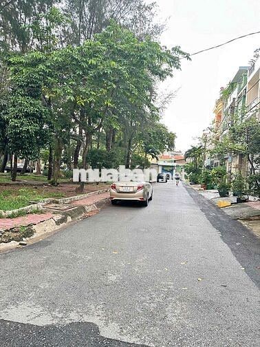 ĐẤT 4 X 22 M. NGAY ĐƯỜNG SỐ 6. TÊN LỬA . KẾ BÊN NHÀ THỜ PHAO LÔ