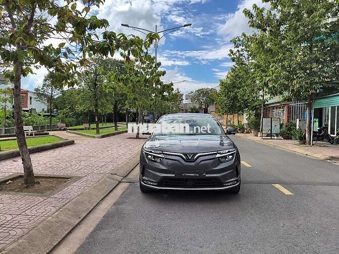 VinFast VF8 Eco Xám 39.000 km Điện