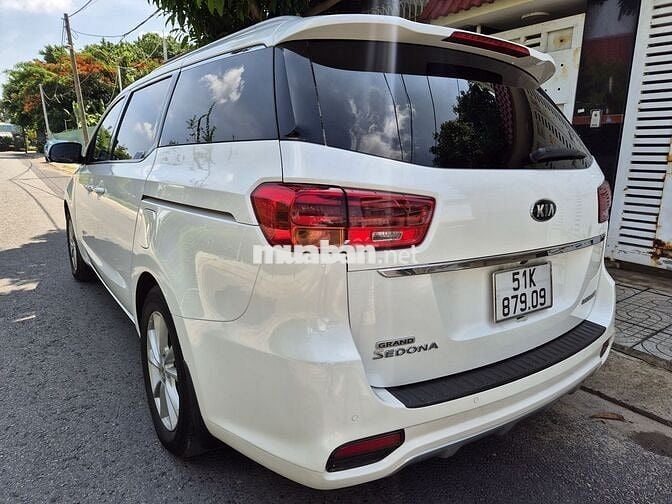 Sedona dầu full,2019,m.trắng,gđ sử dụng mới 98%.