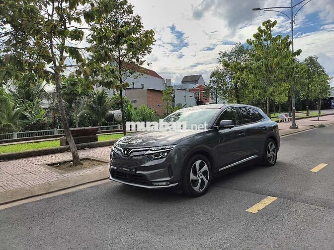 VinFast VF8 Eco Xám 39.000 km Điện