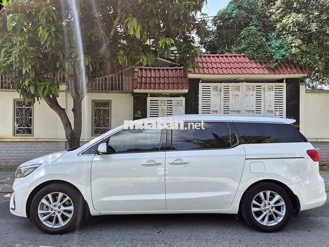 Sedona dầu full,2019,m.trắng,gđ sử dụng mới 98%.
