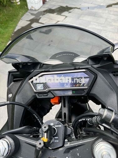 Honda CBR150 2019 Đen nguyên rin chuẩn lướt 9k km