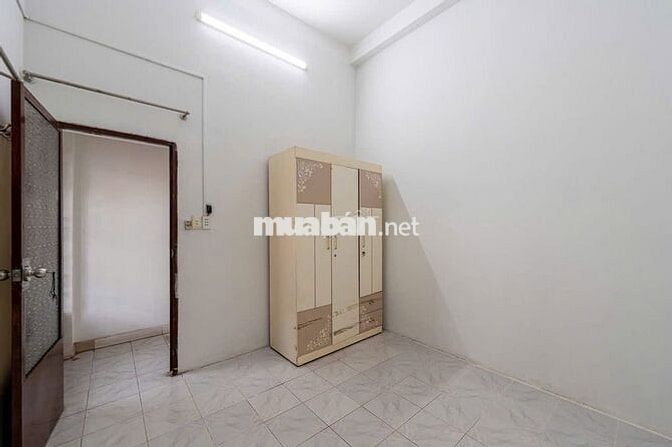 CHO THUÊ NHÀ NGUYÊN CĂN 140m² - 5PN- SÂN ĐẬU 2 Ô TÔ -GẦN LÀNG ĐẠI HỌC