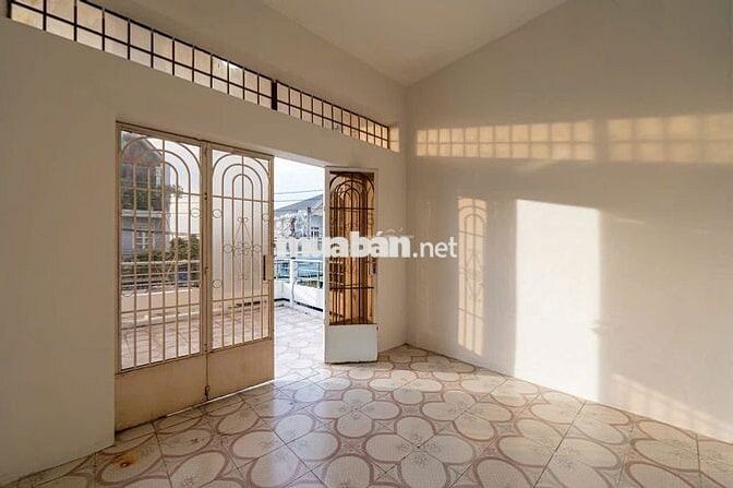 CHO THUÊ NHÀ NGUYÊN CĂN 140m² - 5PN- SÂN ĐẬU 2 Ô TÔ -GẦN LÀNG ĐẠI HỌC