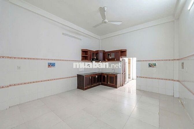 CHO THUÊ NHÀ NGUYÊN CĂN 140m² - 5PN- SÂN ĐẬU 2 Ô TÔ -GẦN LÀNG ĐẠI HỌC
