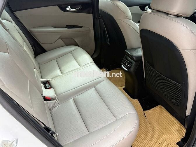KIA Cerato 2019 1.6 AT Luxury Trắng
