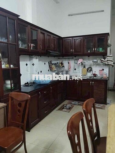 Cho thuê mặt tiền, dt 4x25, 2 lầu, sân thượng, 5PN, giá thuê 20tr
