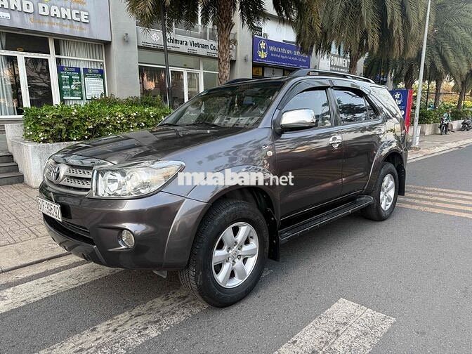 Toyota Fortuner D4D Dầu Xám