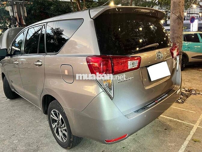 Toyota Innova E 2022 Số sàn 7 chỗ Xăng