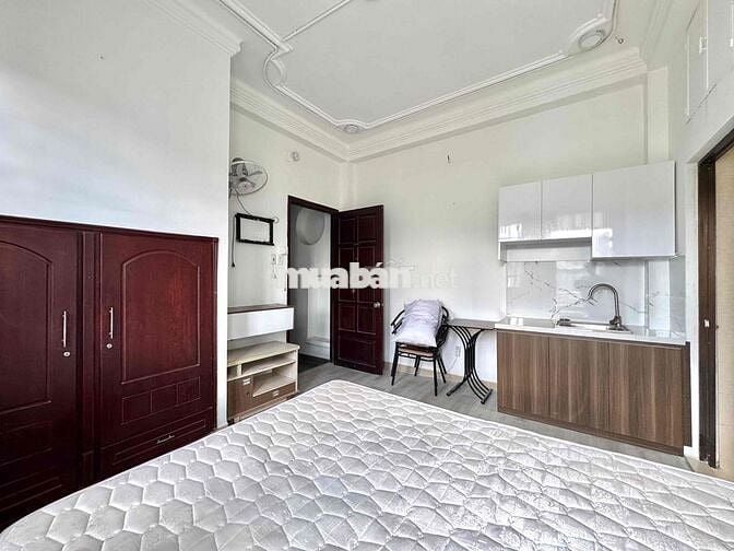 PHÒNG BAN CÔNG CỬA SỔ GIÁ HSSV NGAY ĐIỆN BIÊN PHỦ QUẬN 3