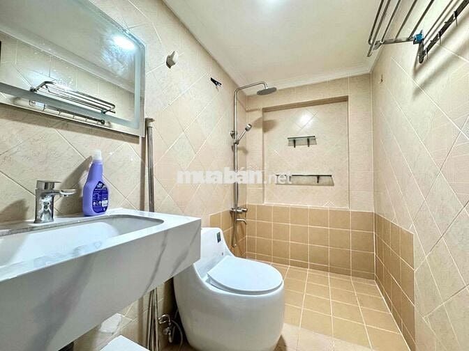 PHÒNG BAN CÔNG CỬA SỔ GIÁ HSSV NGAY ĐIỆN BIÊN PHỦ QUẬN 3
