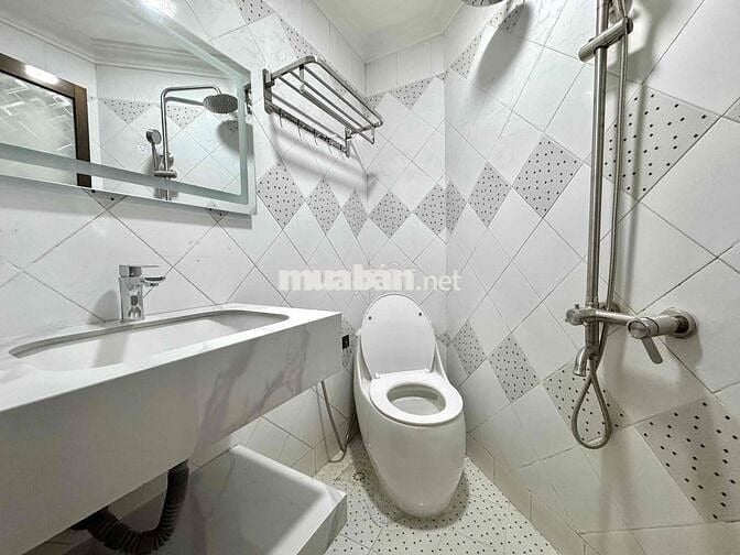 PHÒNG BAN CÔNG CỬA SỔ GIÁ HSSV NGAY ĐIỆN BIÊN PHỦ QUẬN 3