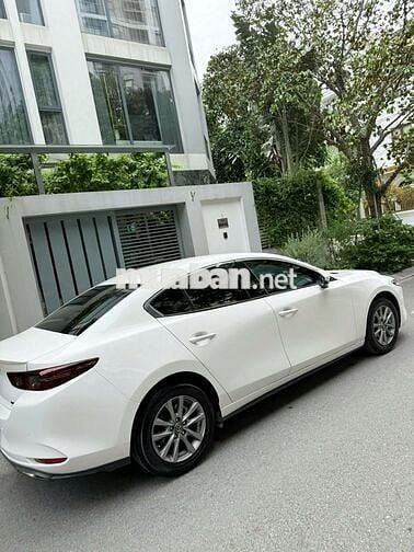 Mazda 3 All New Luxury Full Option màu trắng 2022