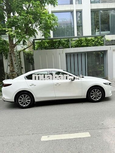Mazda 3 All New Luxury Full Option màu trắng 2022