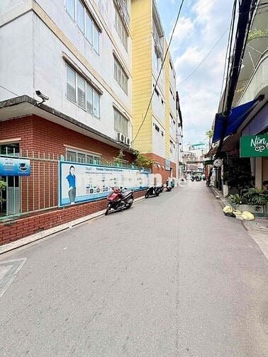 HXH ĐỔ CỬA KHU VIP PHAN ĐÌNH PHÙNG PHÚ NHUẬN - CÁCH MT VÀI  BƯỚC CHỈ C