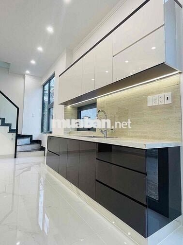 Bán nhà lầu phường Bửu Long đường xe hơi. Cách đường ven sông 50m