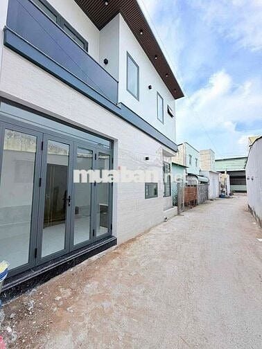 Bán nhà lầu phường Bửu Long đường xe hơi. Cách đường ven sông 50m