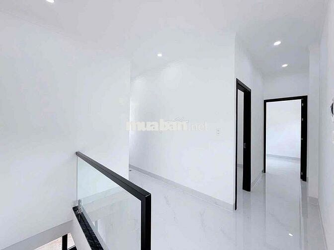 Bán nhà lầu phường Bửu Long đường xe hơi. Cách đường ven sông 50m