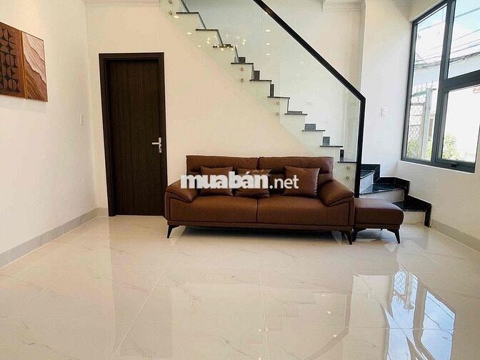 Bán nhà lầu phường Bửu Long đường xe hơi. Cách đường ven sông 50m