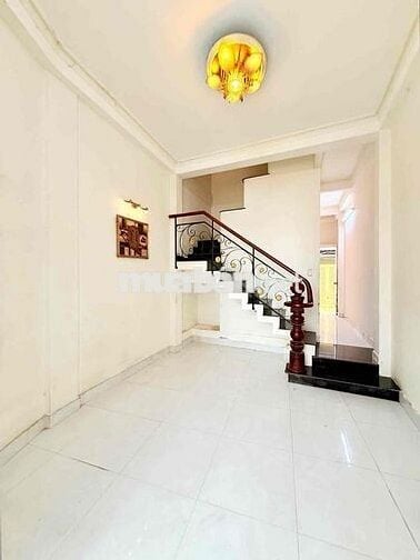 HXH ĐỔ CỬA KHU VIP PHAN ĐÌNH PHÙNG PHÚ NHUẬN - CÁCH MT VÀI  BƯỚC CHỈ C