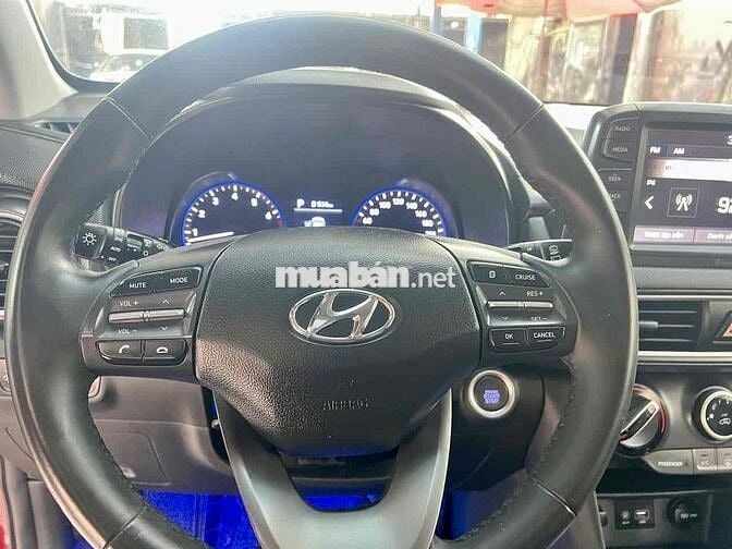 Hyundai Kona 2018 2.0 AT Tiêu Chuẩn Đỏ