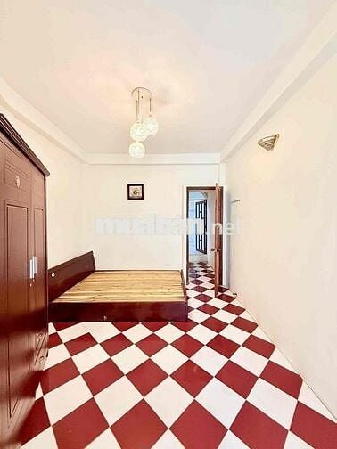 HXH ĐỔ CỬA KHU VIP PHAN ĐÌNH PHÙNG PHÚ NHUẬN - CÁCH MT VÀI  BƯỚC CHỈ C