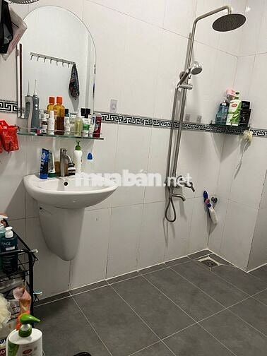 Phòng trọ Q8 mặt tiền Tạ Quang Bửu, ưu tiên nữ, tự do 24/7, có AC