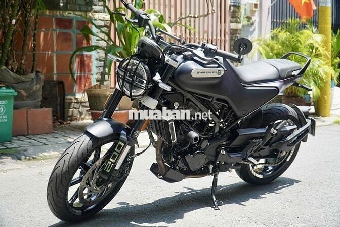 Husqvarna Svartpilen 200 2024 Đen rodai lướt