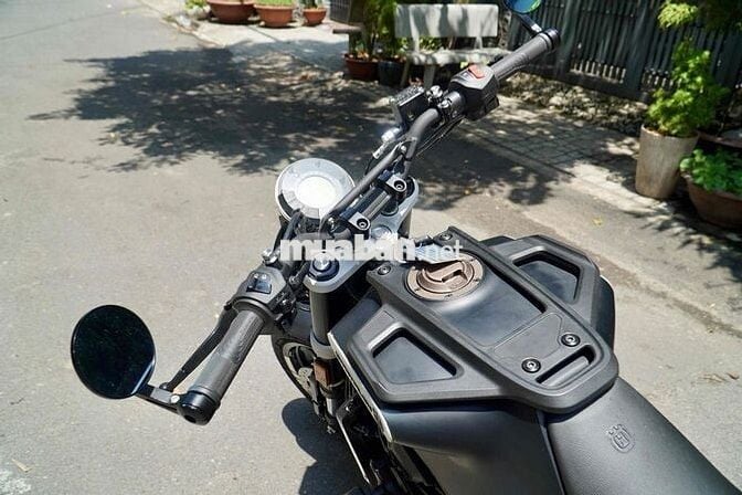 Husqvarna Svartpilen 200 2024 Đen rodai lướt