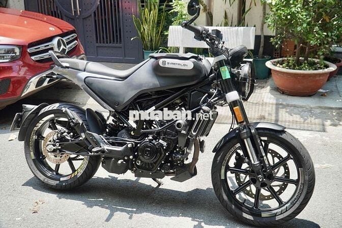 Husqvarna Svartpilen 200 2024 Đen rodai lướt