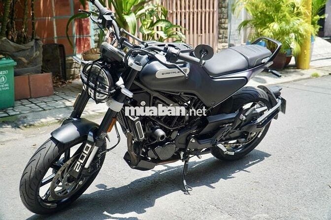 Husqvarna Svartpilen 200 2024 Đen rodai lướt