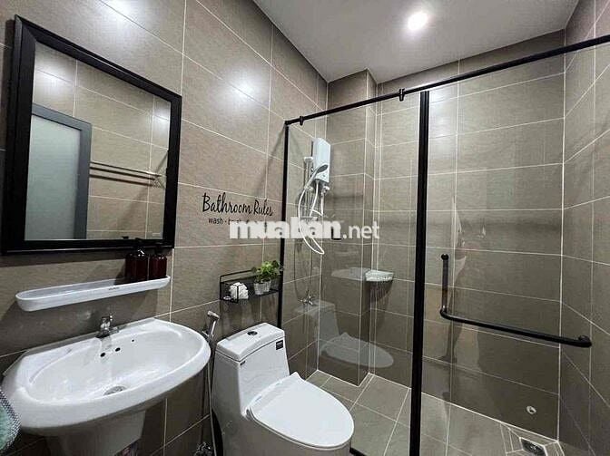 Cho thuê phòng full nội thất mặt tiền đường Tân Cảng sát chợ tàu điện
